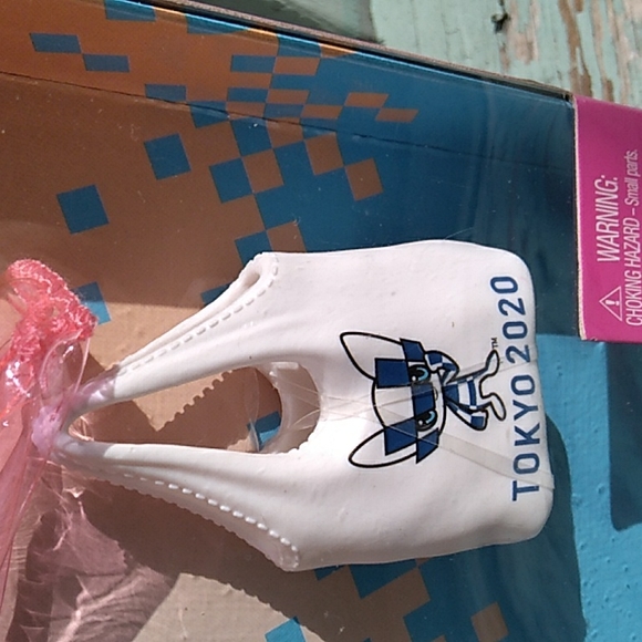 Nwt Barbi Tokyo 2020 Fashions - Picture 4 of 6